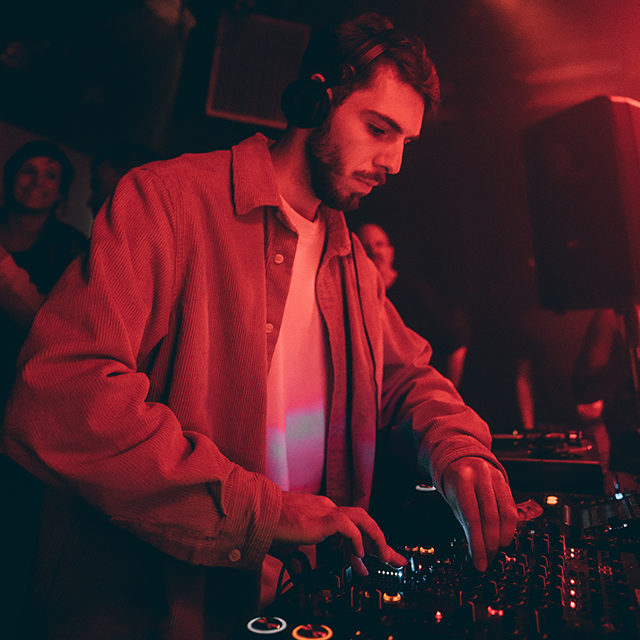 Zwischen Liebe zur Musik und Beruf – ein DJ-Portrait aus Basel