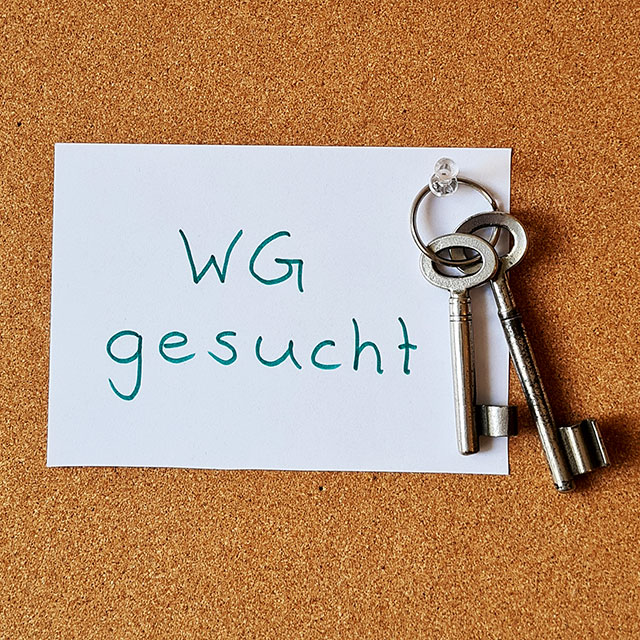 Schlüssel und Zettel mit «WG gesucht»-Aufschrift